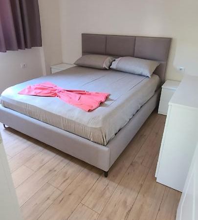 Brand New Apartment Gjirokastër מראה חיצוני תמונה