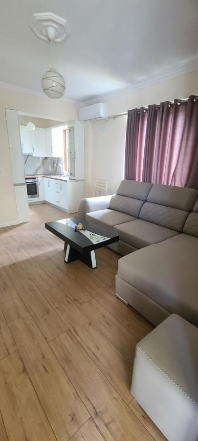 Brand New Apartment Gjirokastër מראה חיצוני תמונה