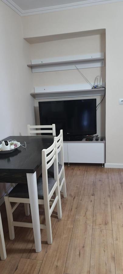 Brand New Apartment Gjirokastër מראה חיצוני תמונה